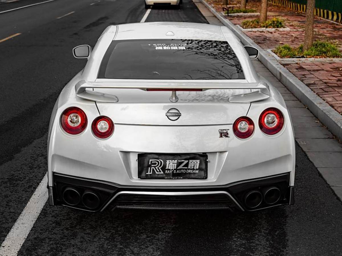 日產(chǎn) GT-R  2012款 3.8T Premium Edition圖片