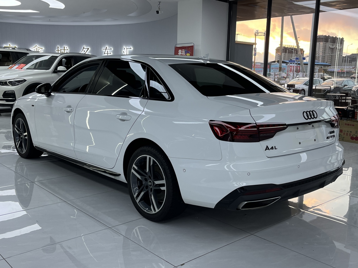 奧迪 奧迪A4L  2022款 40 TFSI 豪華動感型圖片