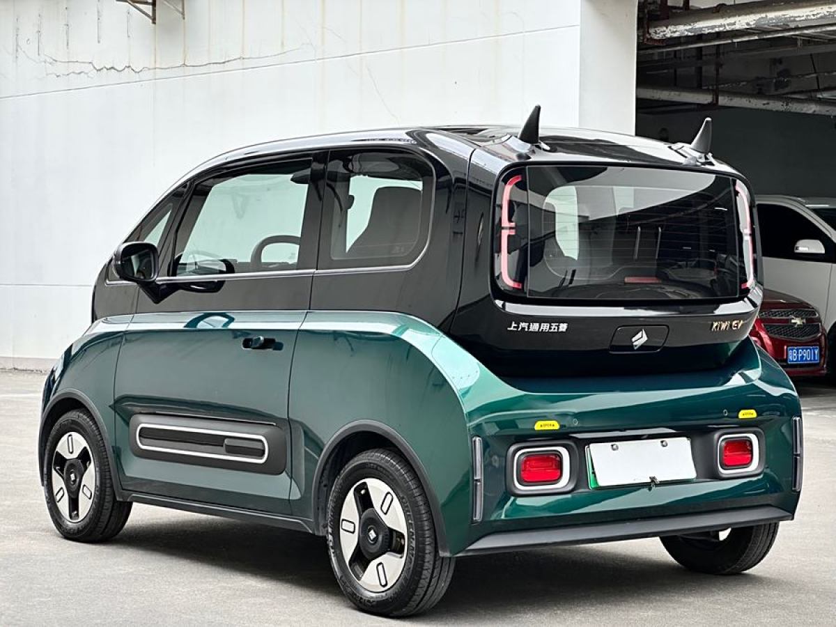 寶駿 寶駿KiWi EV  2022款 藝術(shù)家輕享版 三元鋰圖片