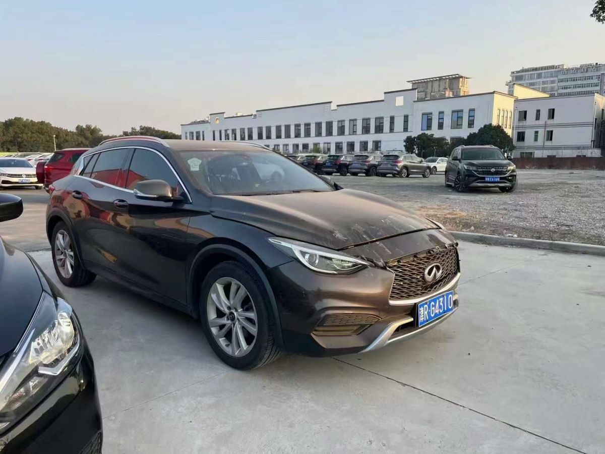 英菲尼迪 QX30  2018款 1.6T 兩驅(qū)時尚版圖片