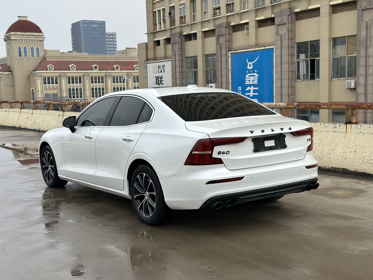 沃爾沃 S60  2017款 L 2.0T T4 智遠(yuǎn)版圖片