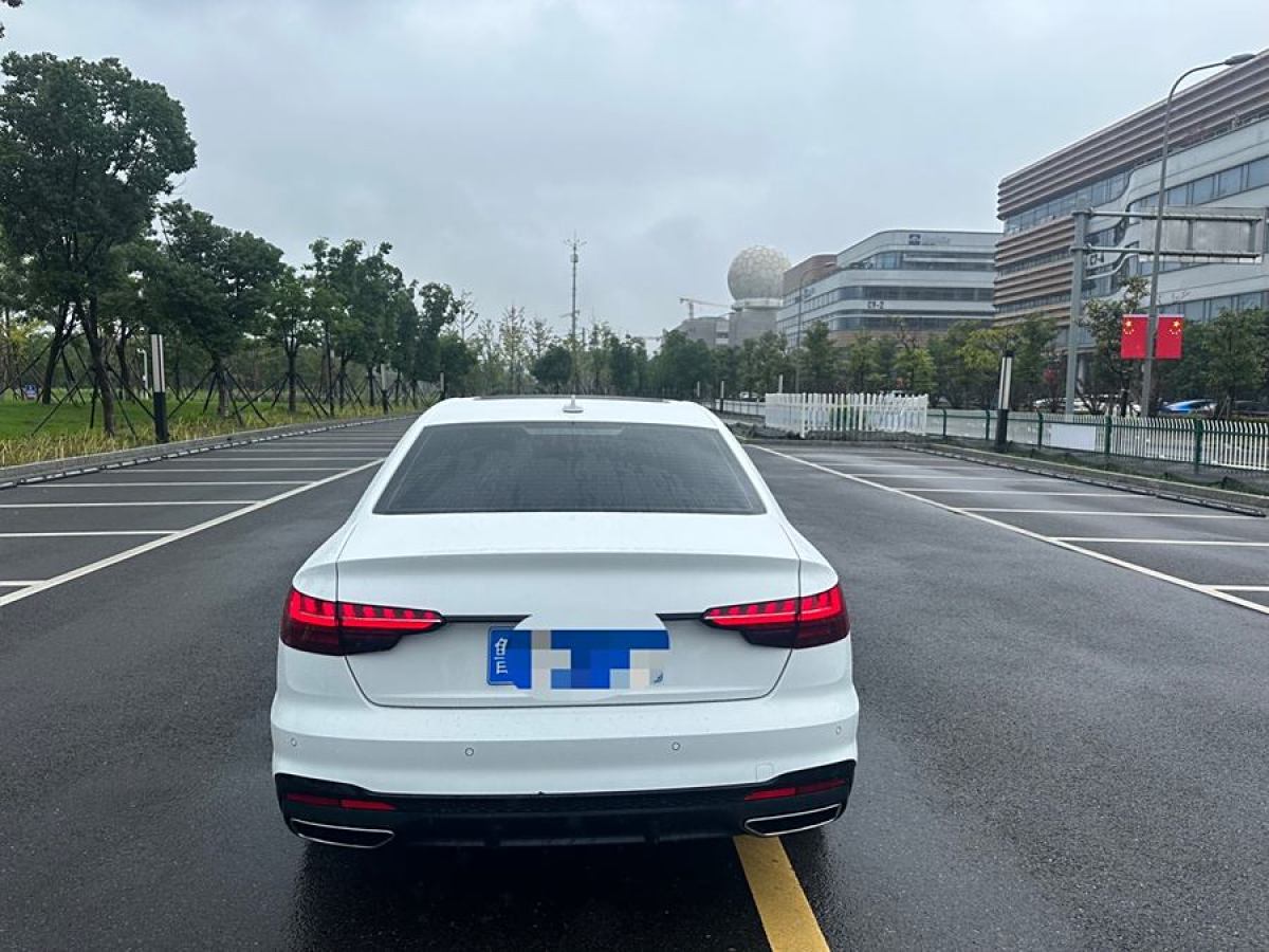 奧迪 奧迪A4L  2022款 40 TFSI 豪華動(dòng)感型圖片