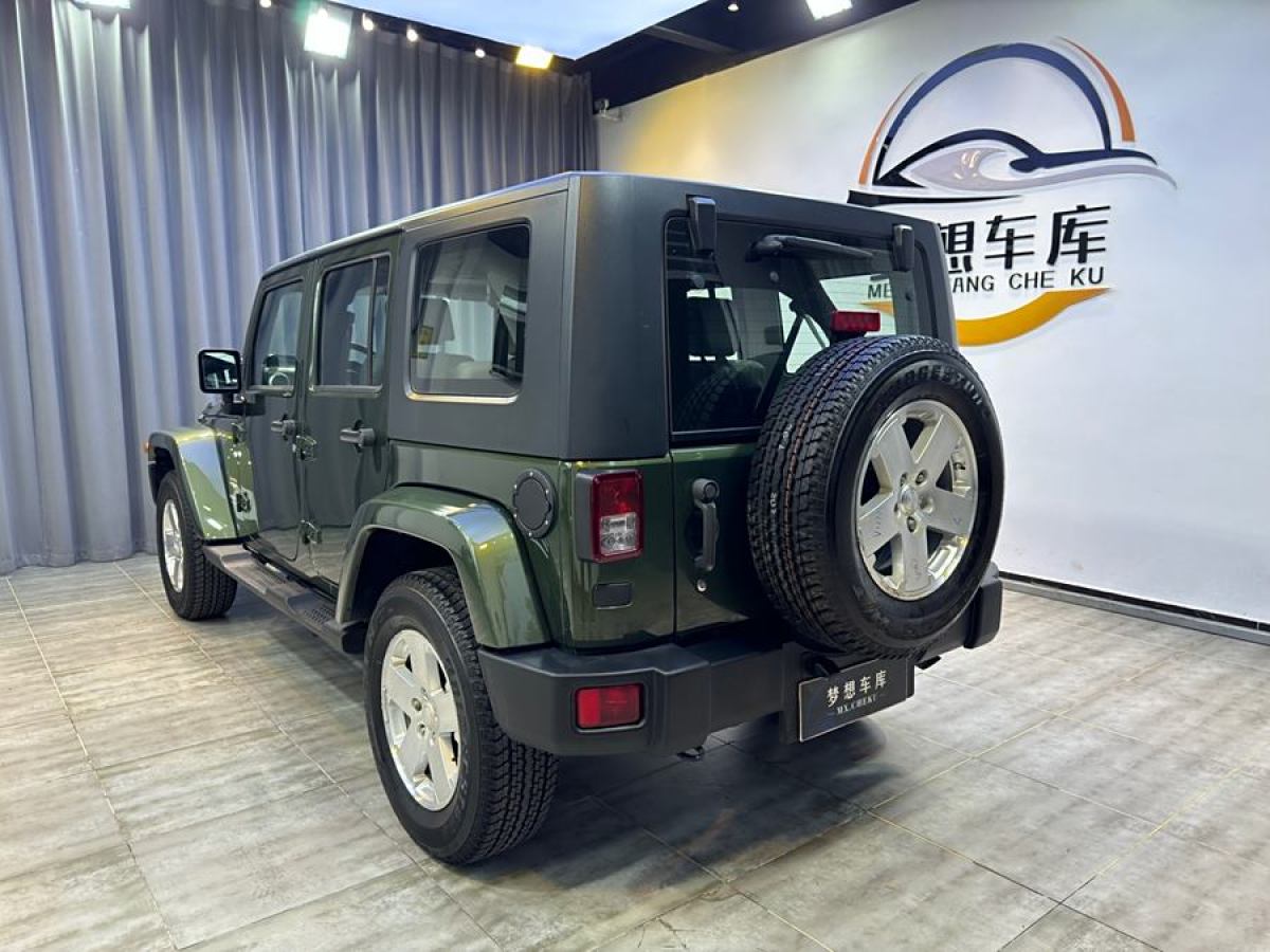 Jeep 牧馬人  2010款 3.8L Sahara 四門版圖片