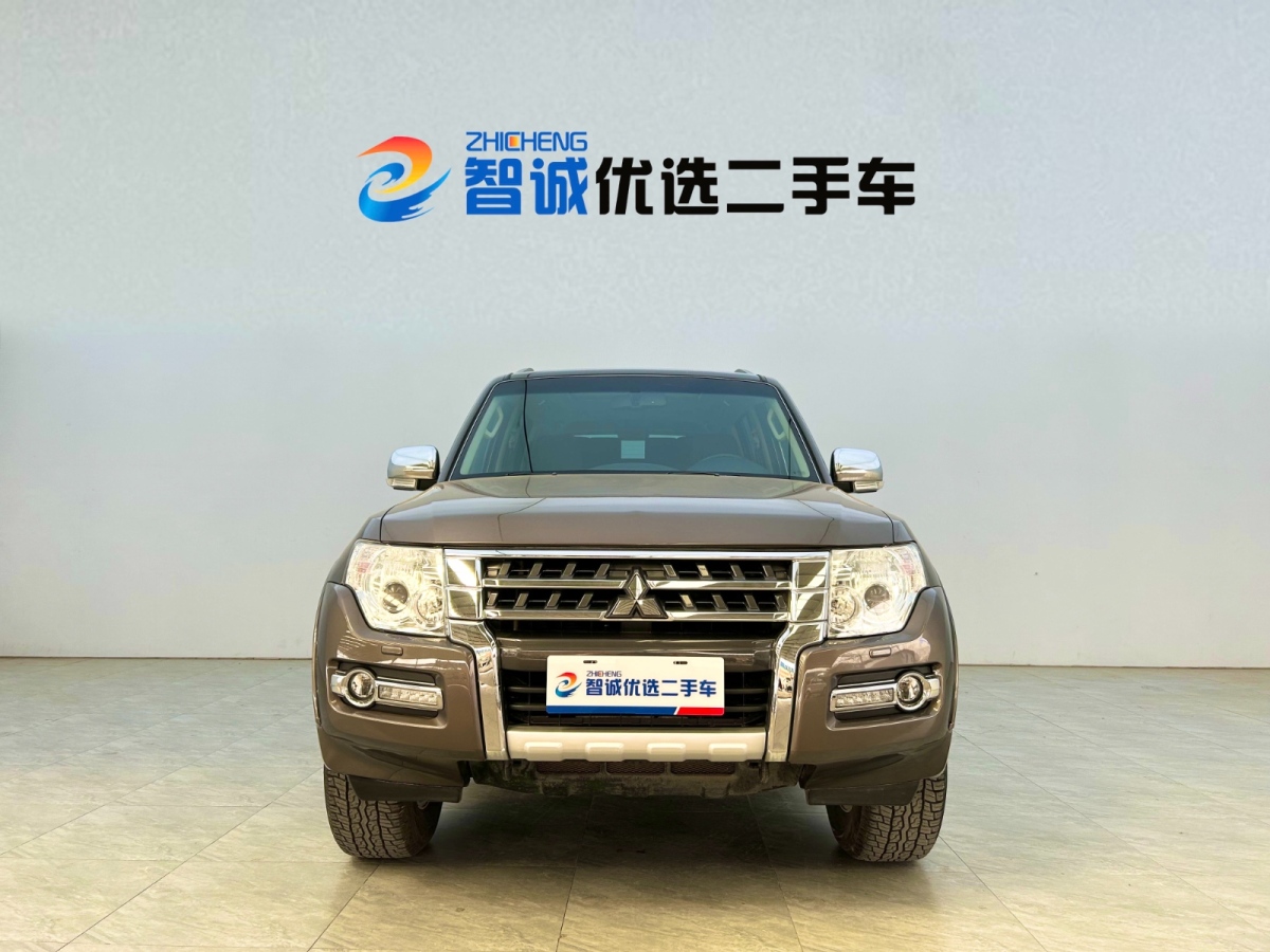 2015年6月三菱 帕杰罗  2015款 3.0L 自动精英版 国V