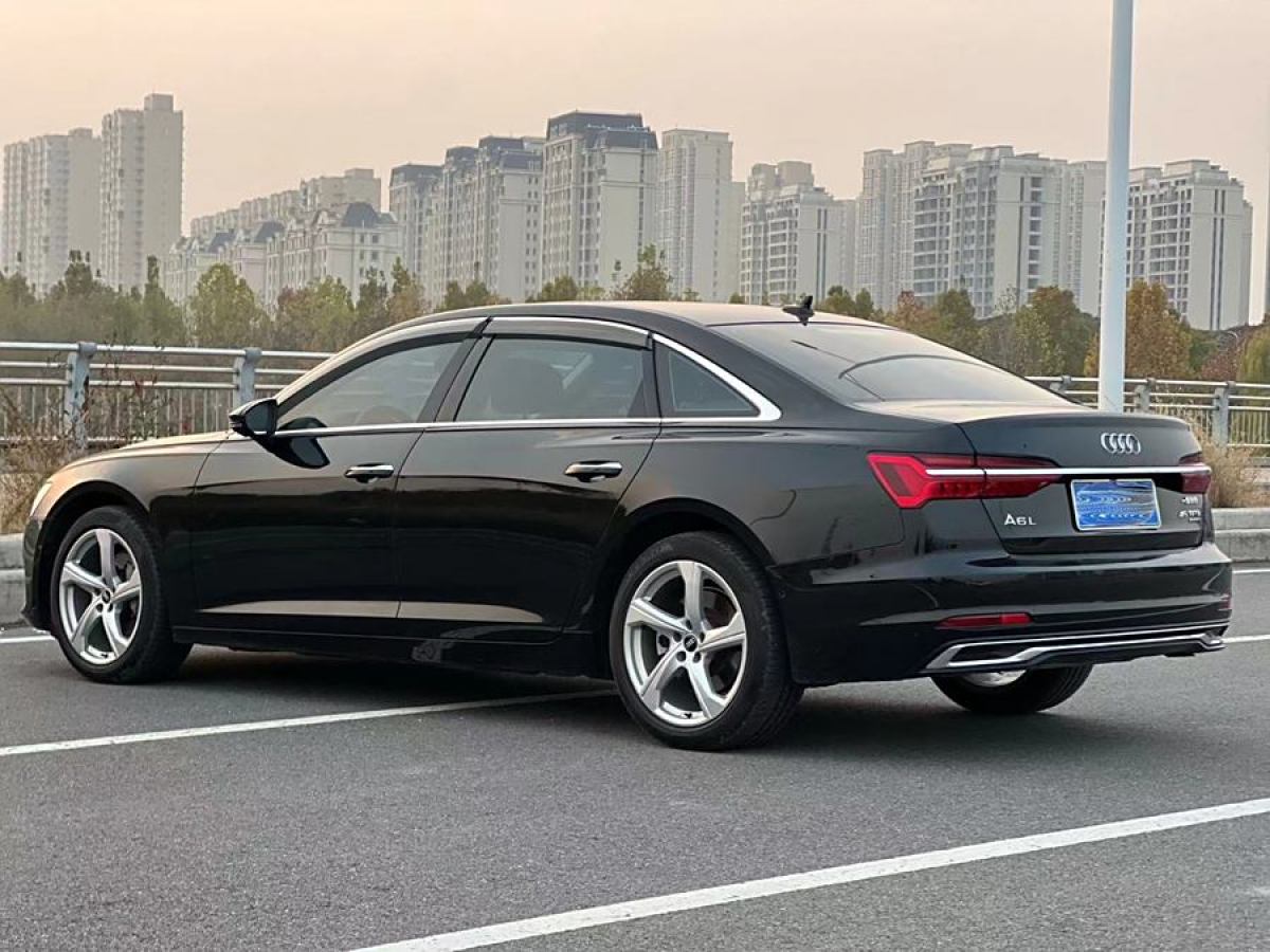 奧迪 奧迪A6L  2023款 改款 45 TFSI quattro 臻選致雅型圖片