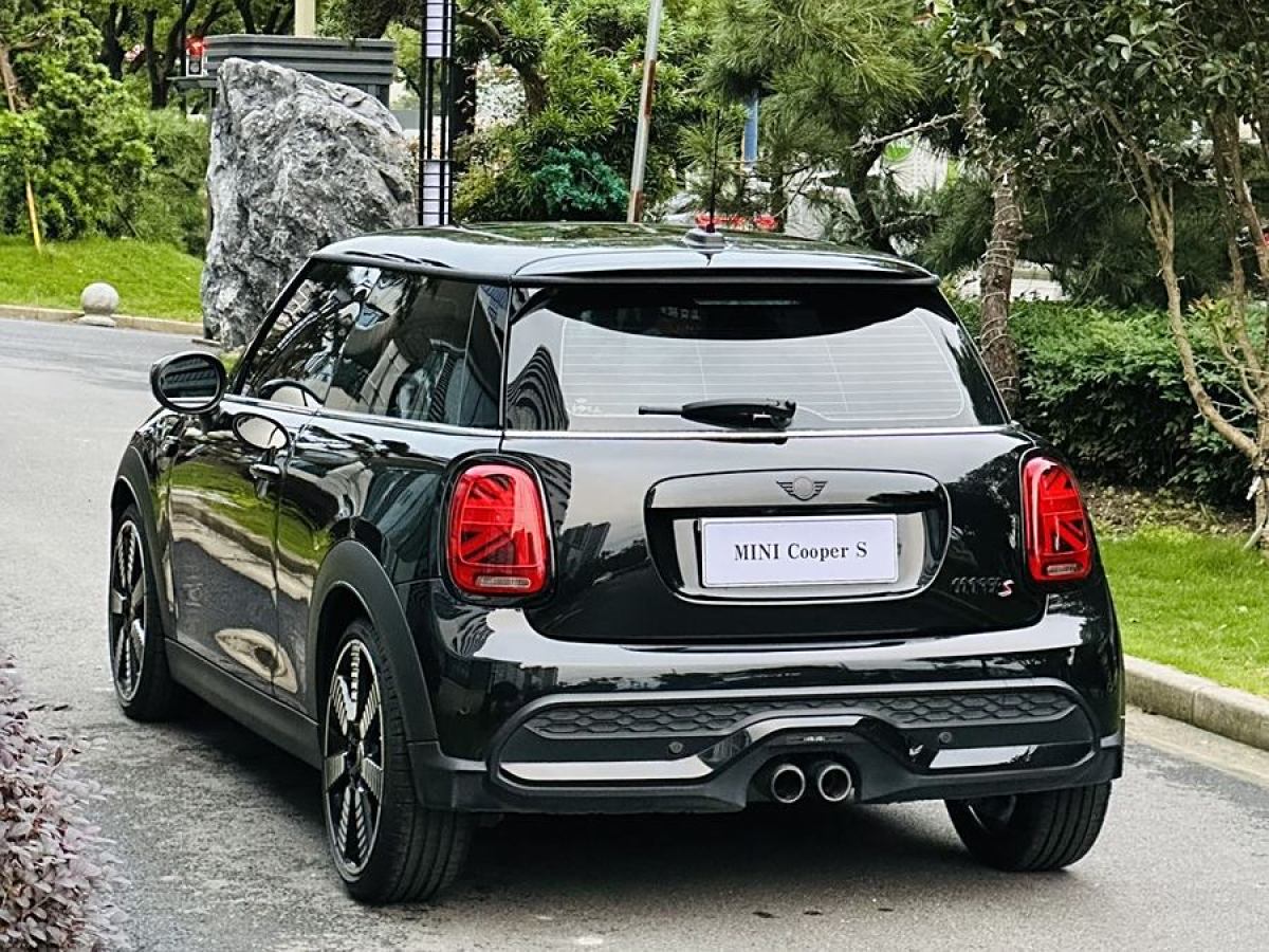 MINI MINI  2023款 改款 2.0T COOPER S 藝術(shù)家圖片