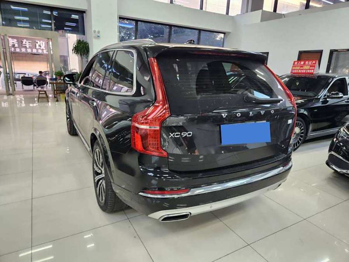 沃爾沃 XC90新能源  2021款 E驅(qū)混動(dòng) T8 智尊豪華版 7座圖片