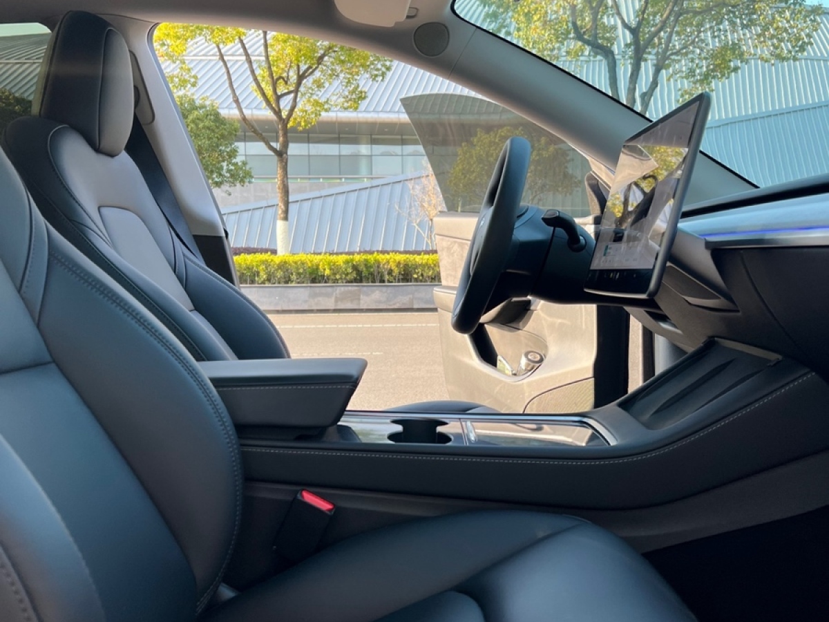 特斯拉 Model Y  2024款 后輪驅(qū)動版圖片