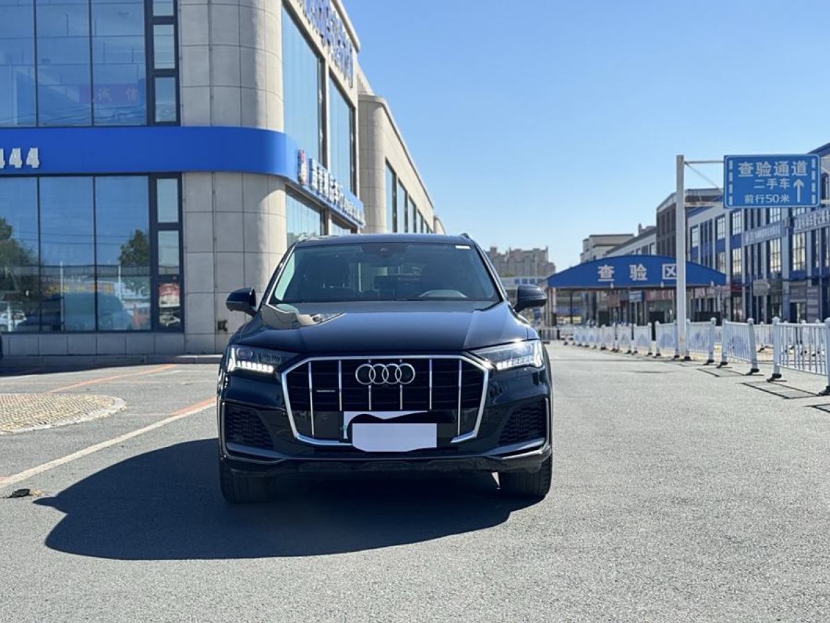 2021年12月奧迪 奧迪Q7  2021款 55 TFSI quattro S line尊貴型