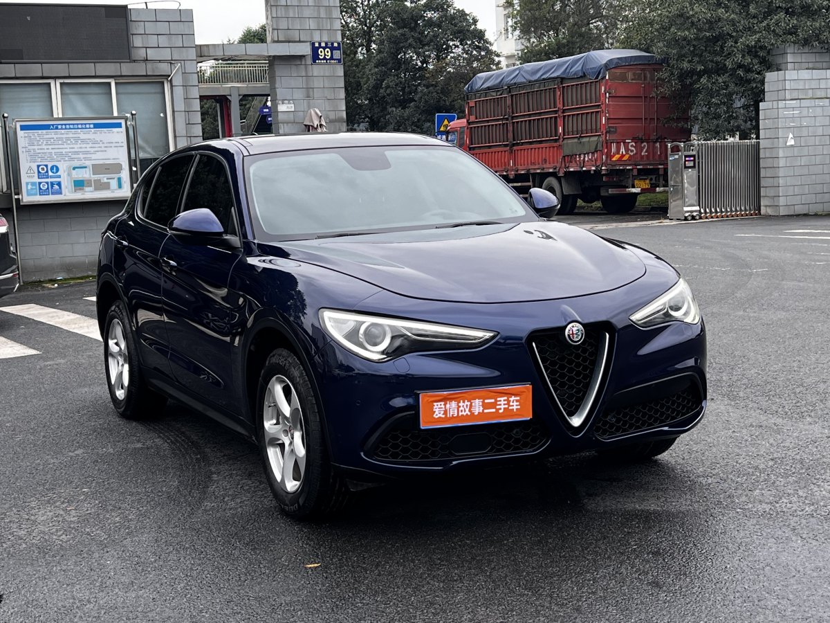 阿爾法·羅密歐 Stelvio  2017款 2.0T 200HP 精英版圖片