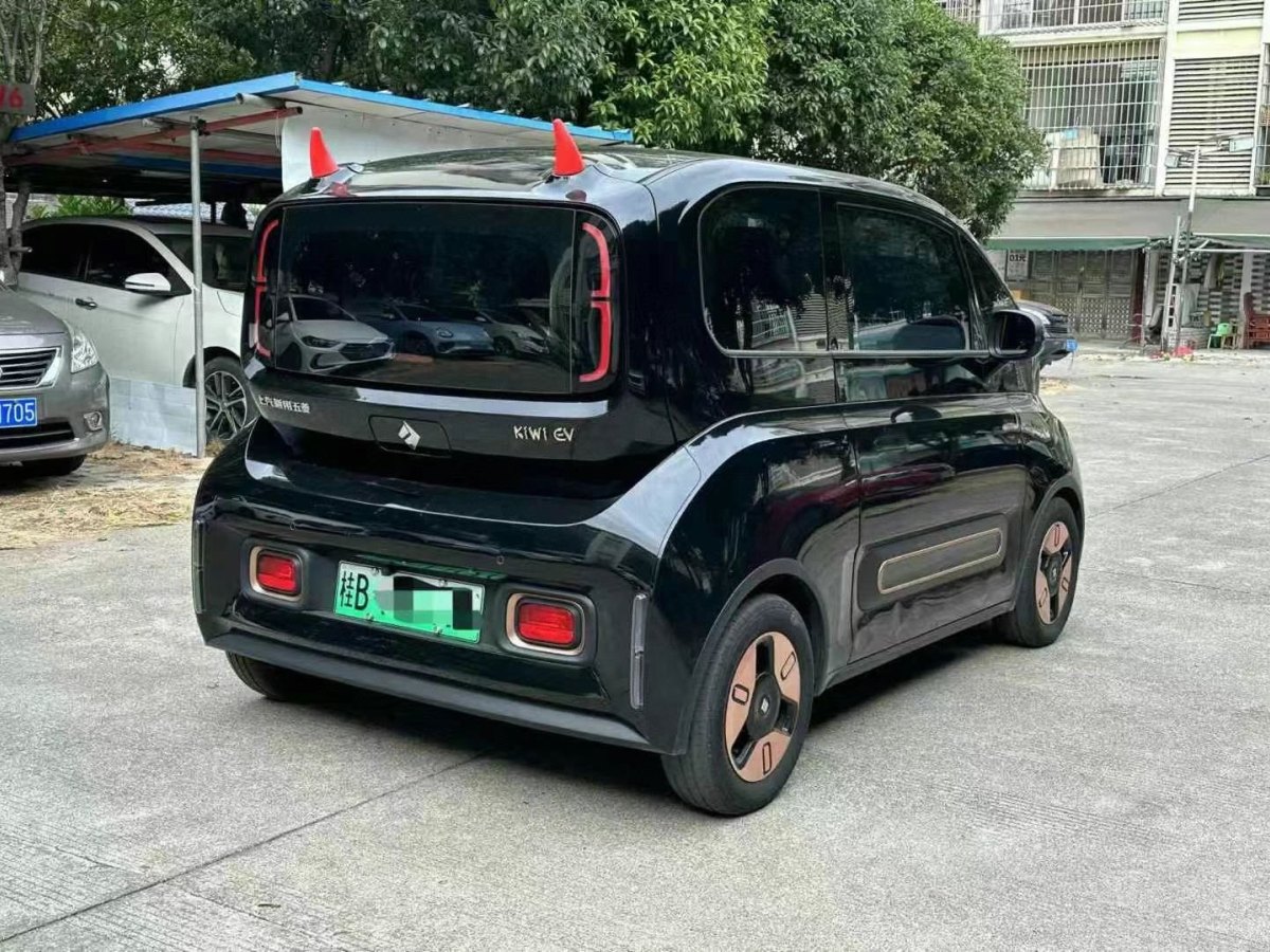 寶駿 寶駿KiWi EV  2022款 設(shè)計(jì)師輕享版 三元鋰圖片