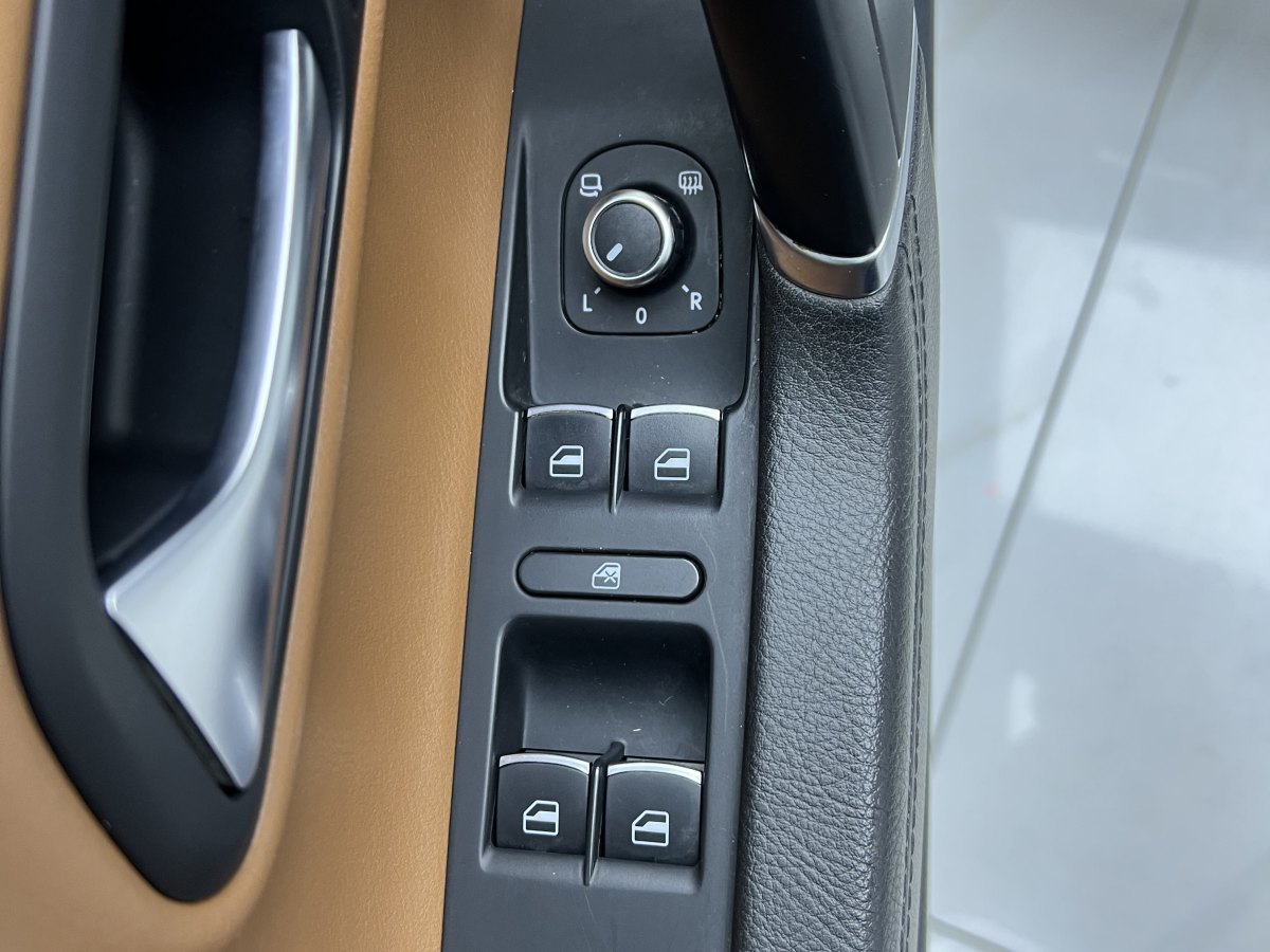 2016年11月大眾 一汽-大眾CC  2016款 2.0TSI 豪華型