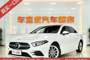 奔馳A級(jí) 奔馳 改款 A 200 L 運(yùn)動(dòng)轎車動(dòng)感型