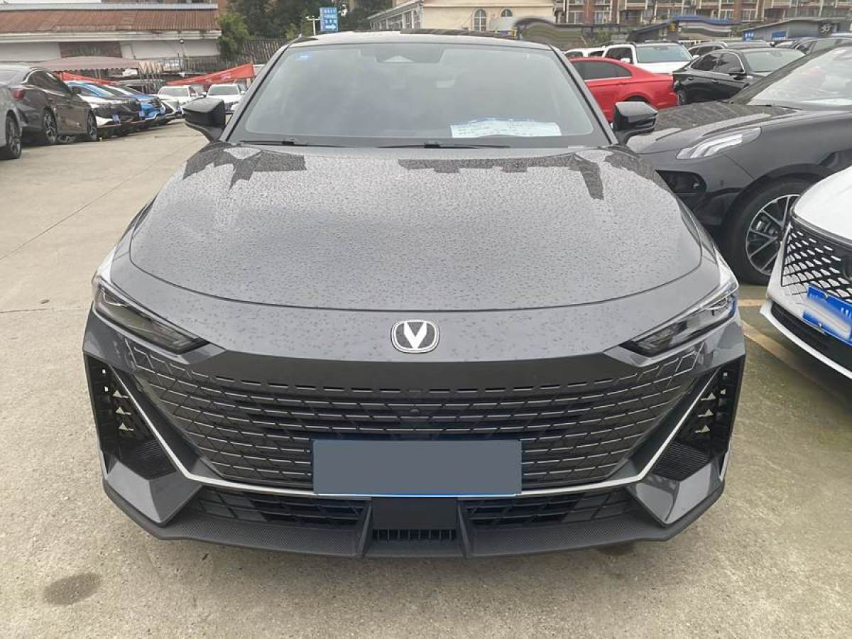 長(zhǎng)安 長(zhǎng)安UNI-V  2023款 1.5T 尊享型圖片