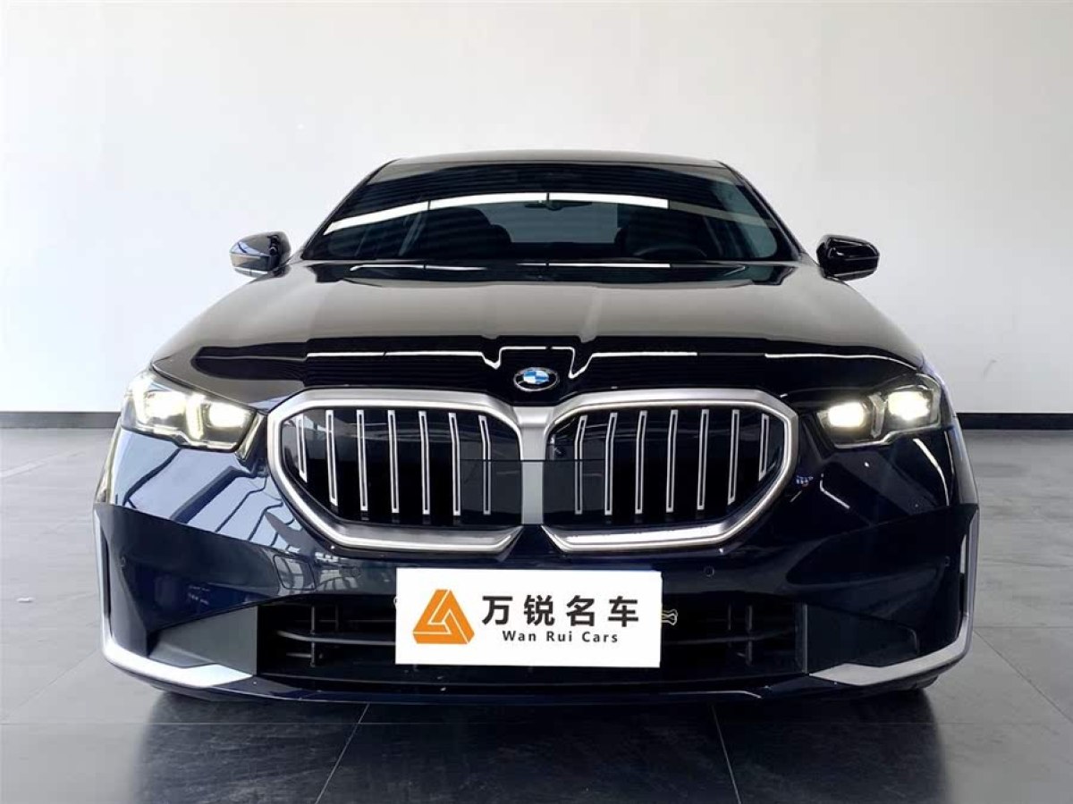 寶馬 寶馬5系  2024款 530Li 領(lǐng)先型 豪華套裝圖片