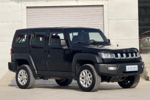 BJ40 北京 40L 2.0T 手動四驅(qū)尊貴版