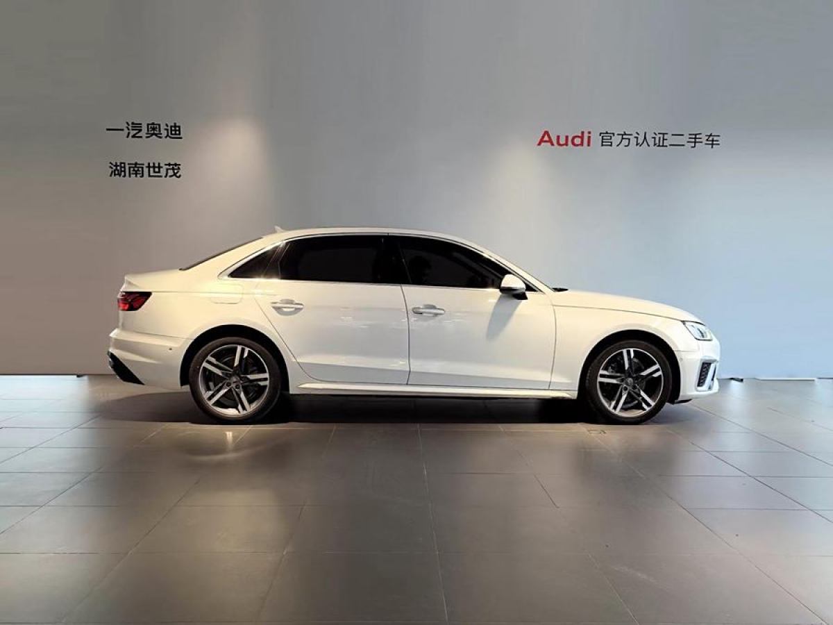 奧迪 奧迪A4L  2022款 40 TFSI 豪華動感型圖片