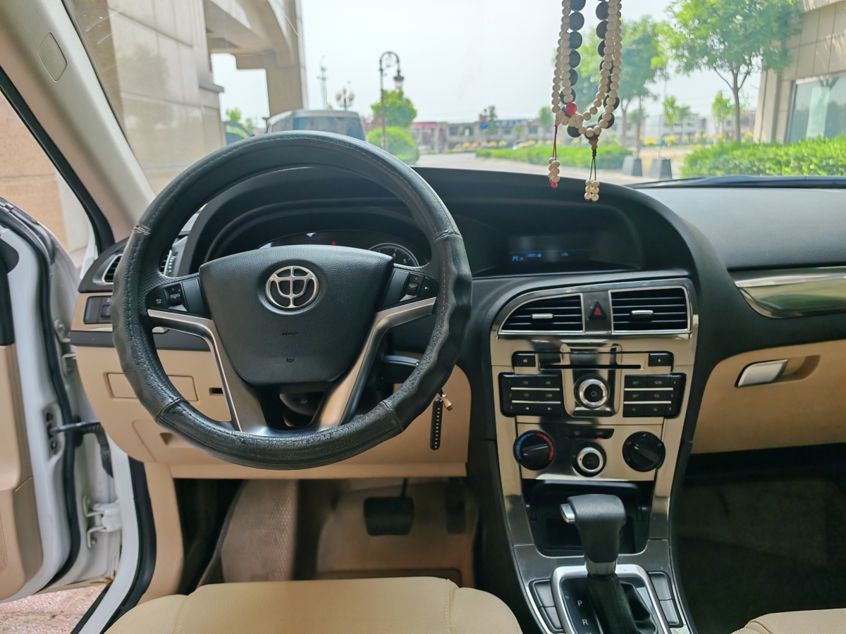 2013年5月中華 V5  2012款 1.6L 自動舒適型