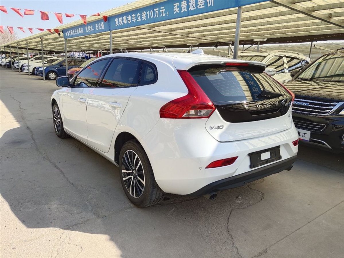 沃尔沃 v40 2017款 t3 智逸版图片