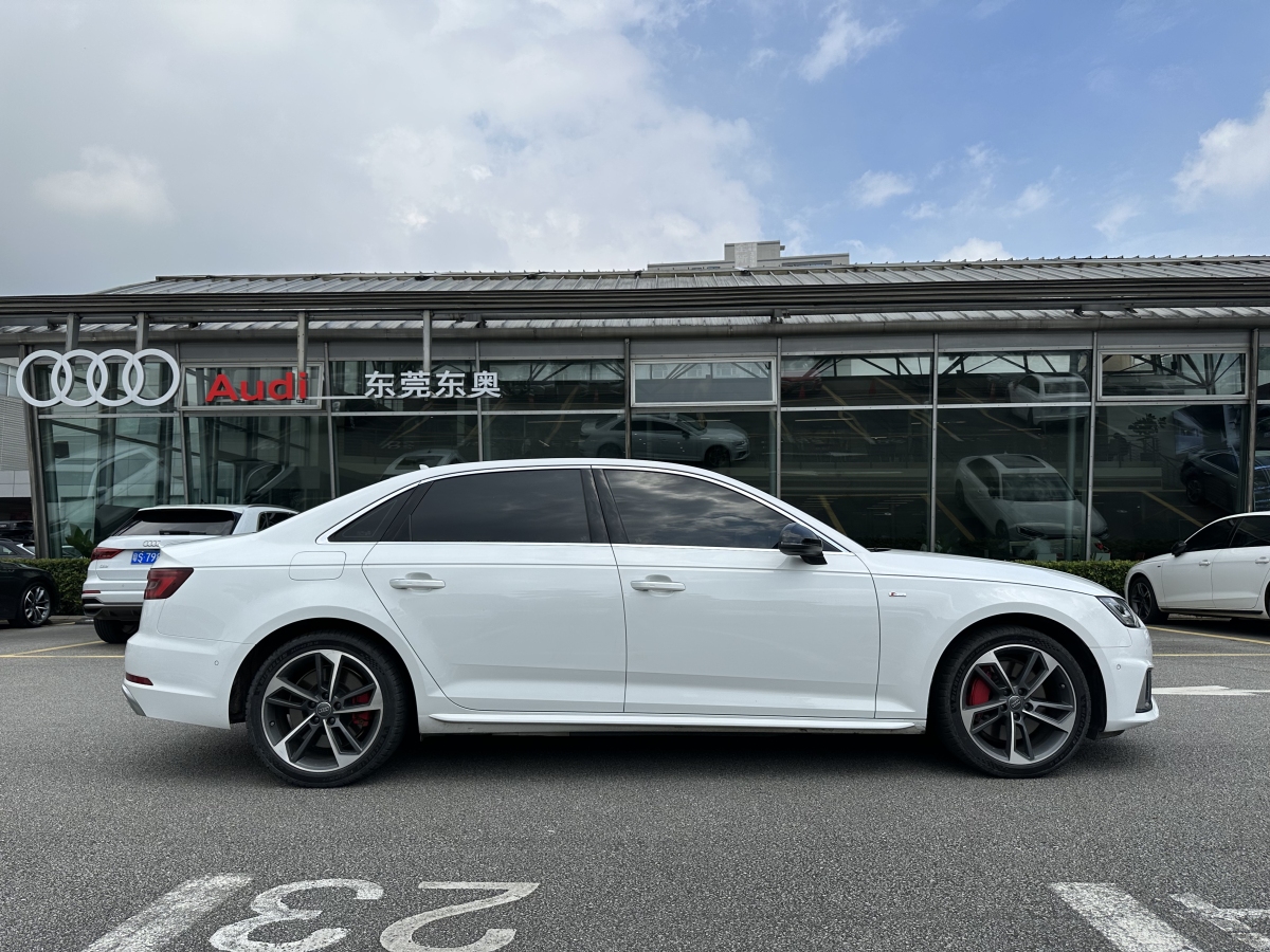 2019年10月奧迪 奧迪A4L  2019款 45 TFSI quattro 運(yùn)動(dòng)型 國(guó)VI