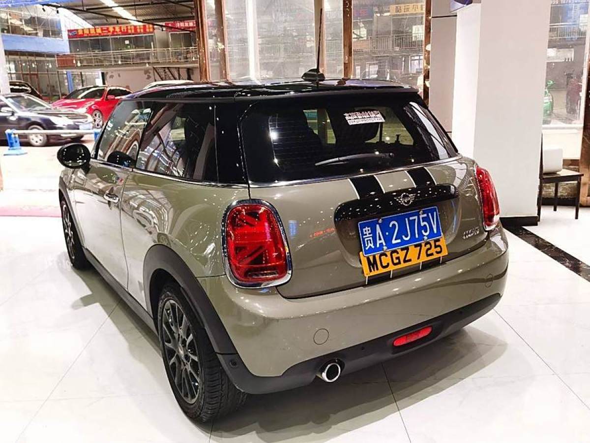 MINI COUNTRYMAN  2018款 1.5T COOPER 經(jīng)典派圖片