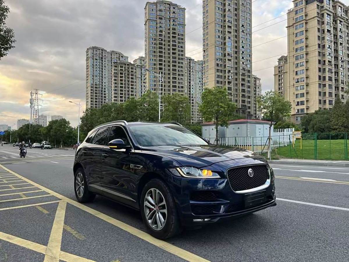 捷豹 F-PACE  2019款 2.0T 兩驅(qū)都市尊享版圖片