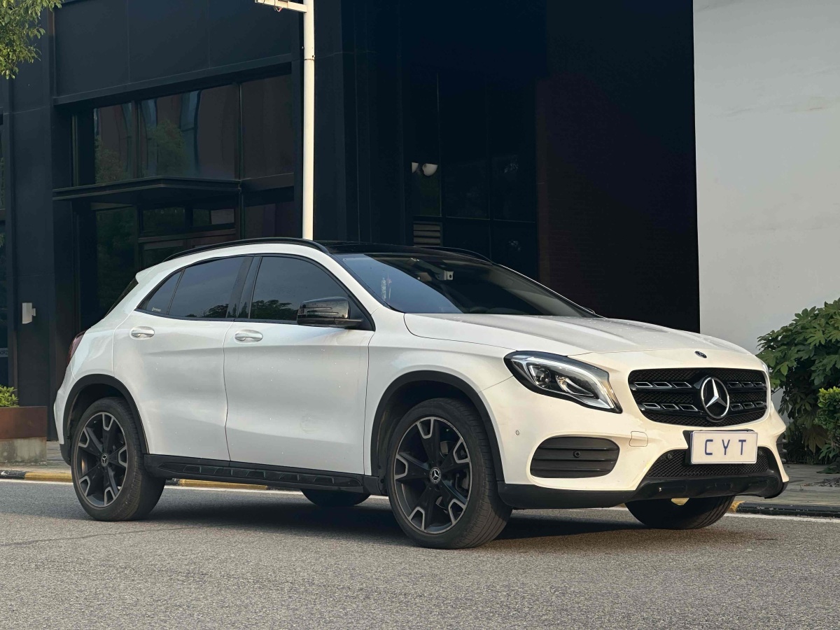 2018年5月奔馳 奔馳GLA  2018款 GLA 220 4MATIC 運(yùn)動(dòng)型