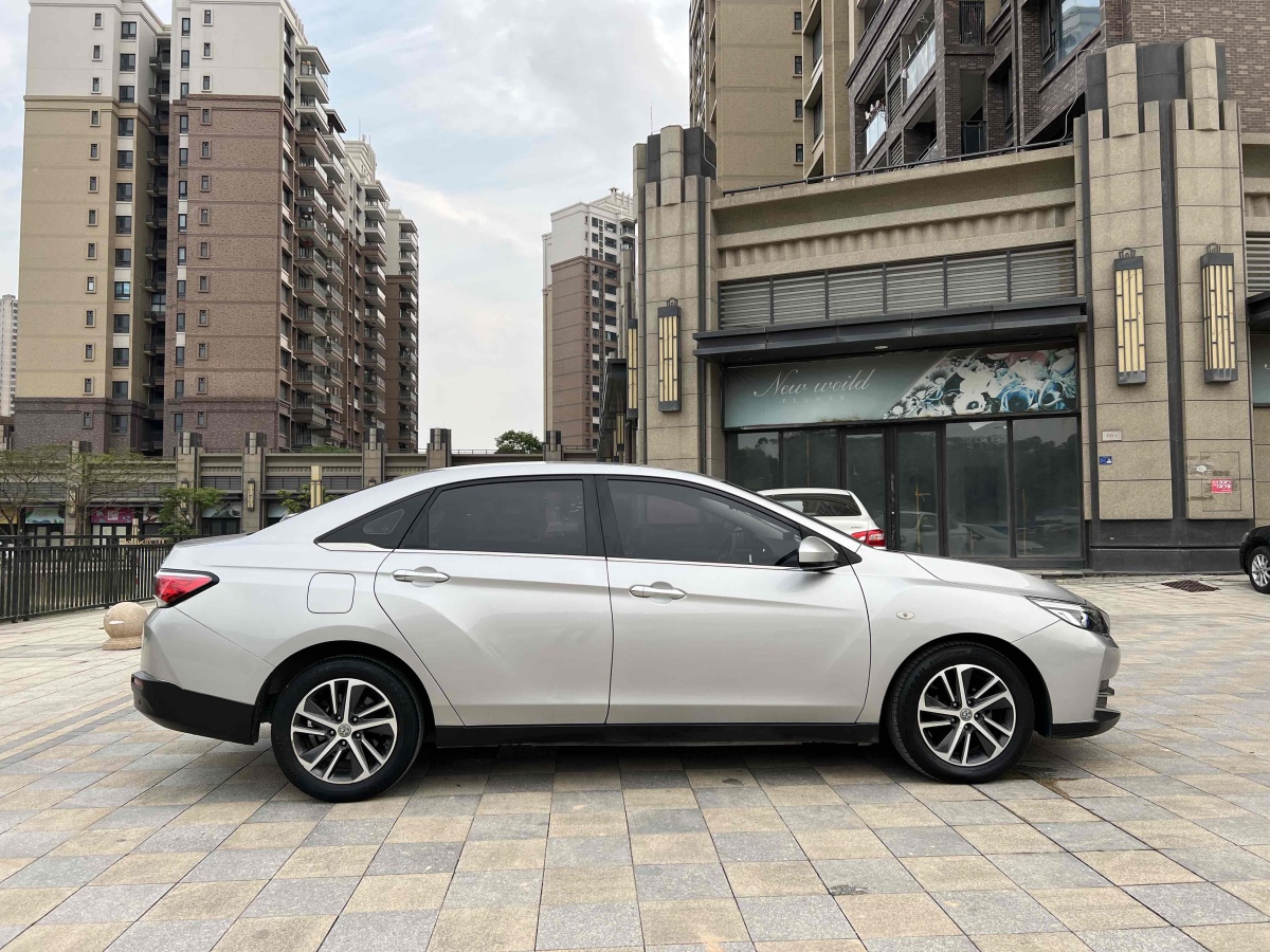 启辰 D60  2018款 1.6L 手动舒适版图片