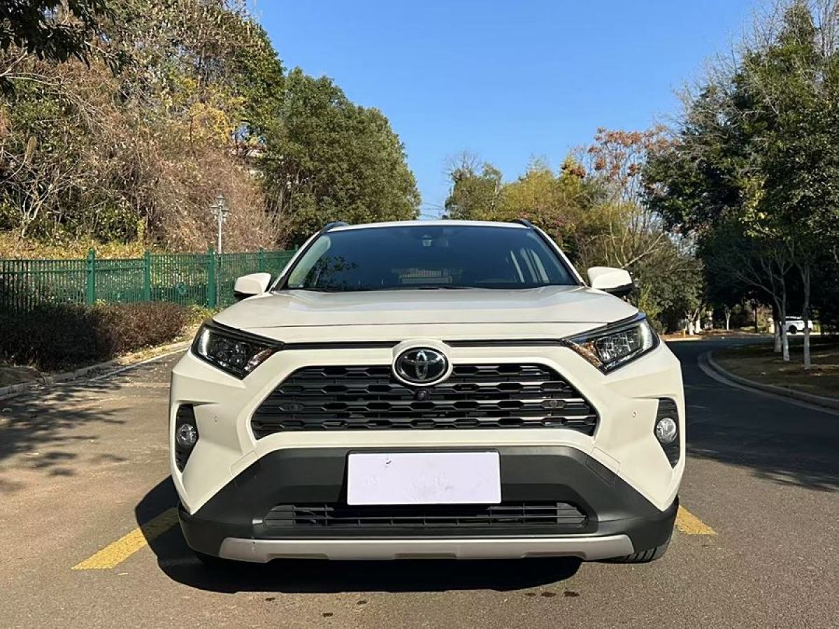 豐田 RAV4榮放  2022款 2.0L CVT兩驅(qū)風(fēng)尚Plus版圖片