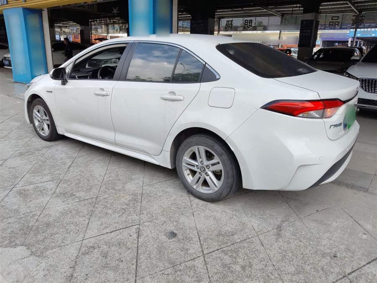 豐田 雷凌  2021款 雙擎 1.8H E-CVT領(lǐng)先版圖片