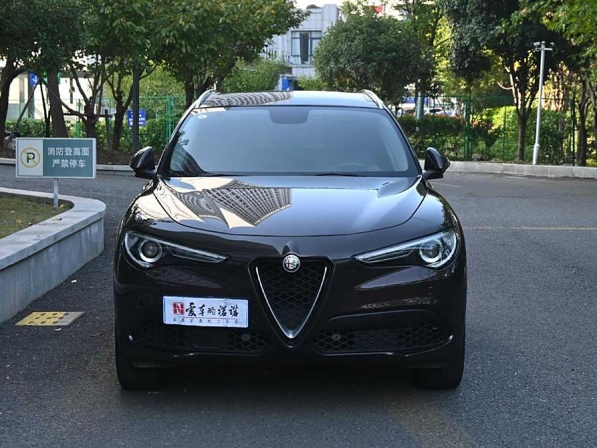 阿爾法·羅密歐 Stelvio  2017款 2.0T 200HP 豪華版圖片