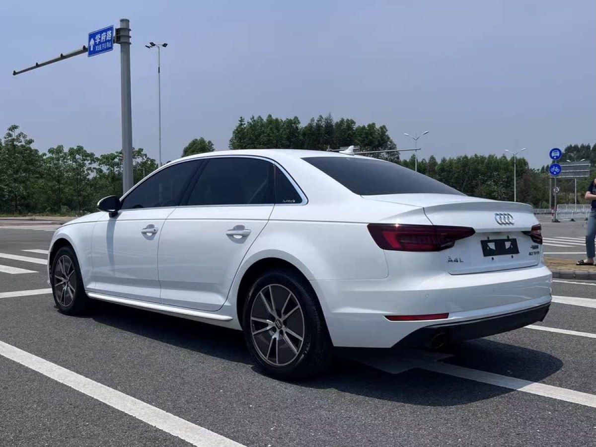 奧迪 奧迪A4L  2018款 30周年年型 40 TFSI 進取型圖片