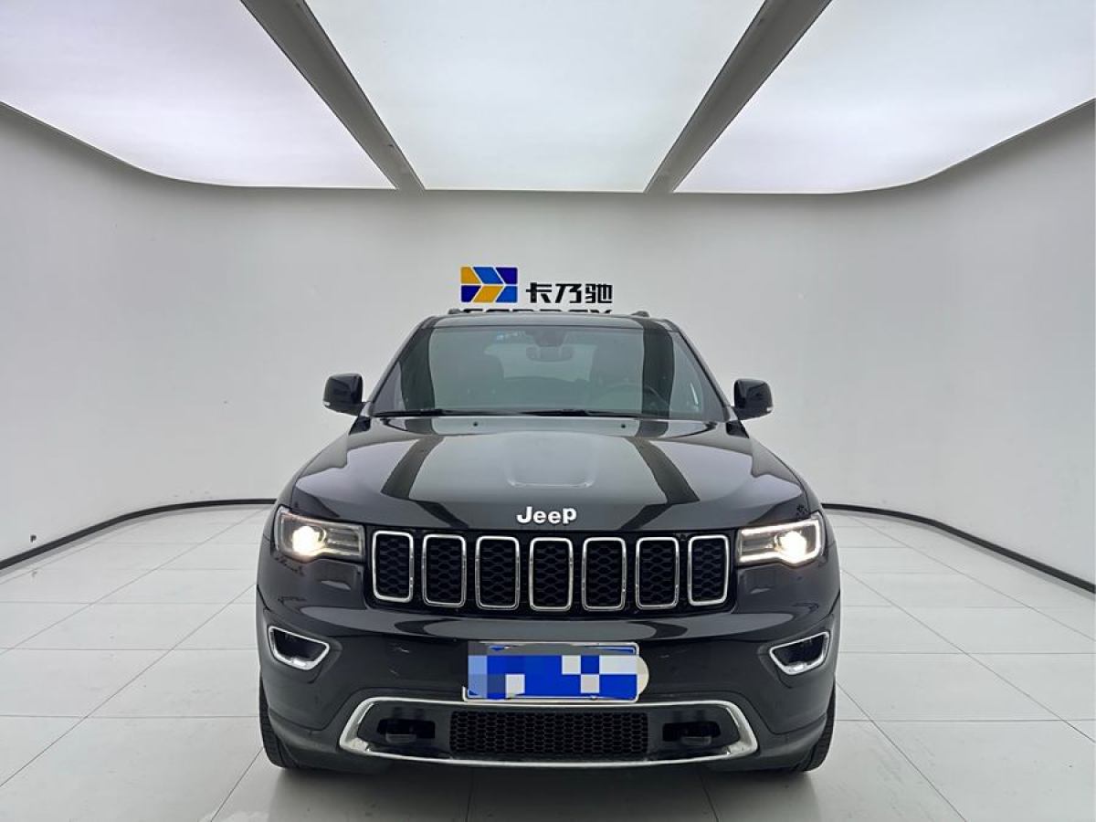 2022年1月Jeep 大切諾基  2020款 3.0L 精英導(dǎo)航版