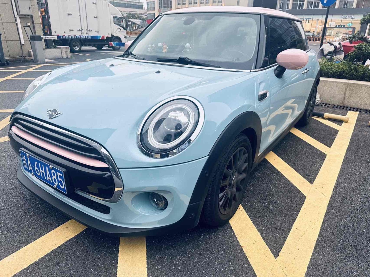 MINI MINI  2020款 1.5T COOPER 經(jīng)典派圖片