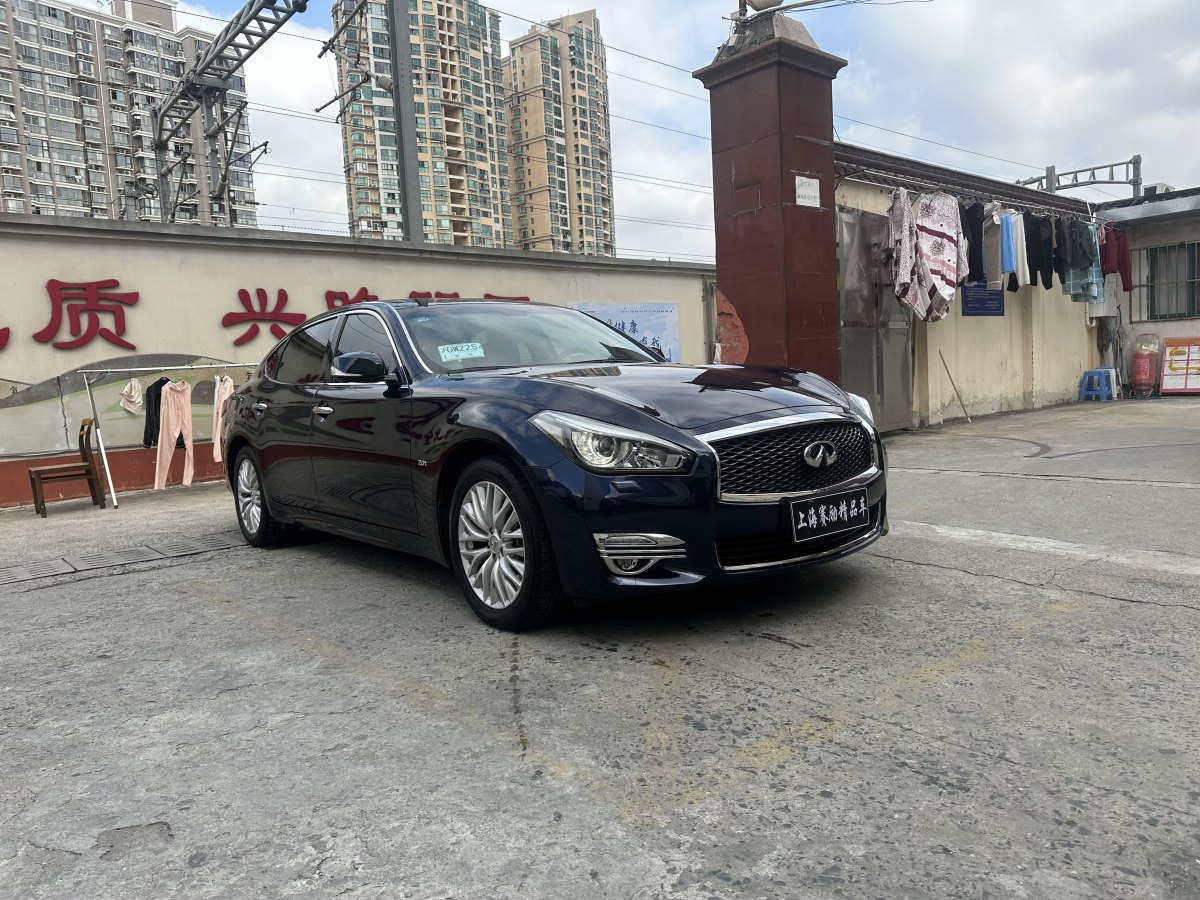 英菲尼迪 Q70  2019款 Q70L 2.0T 豪華版圖片