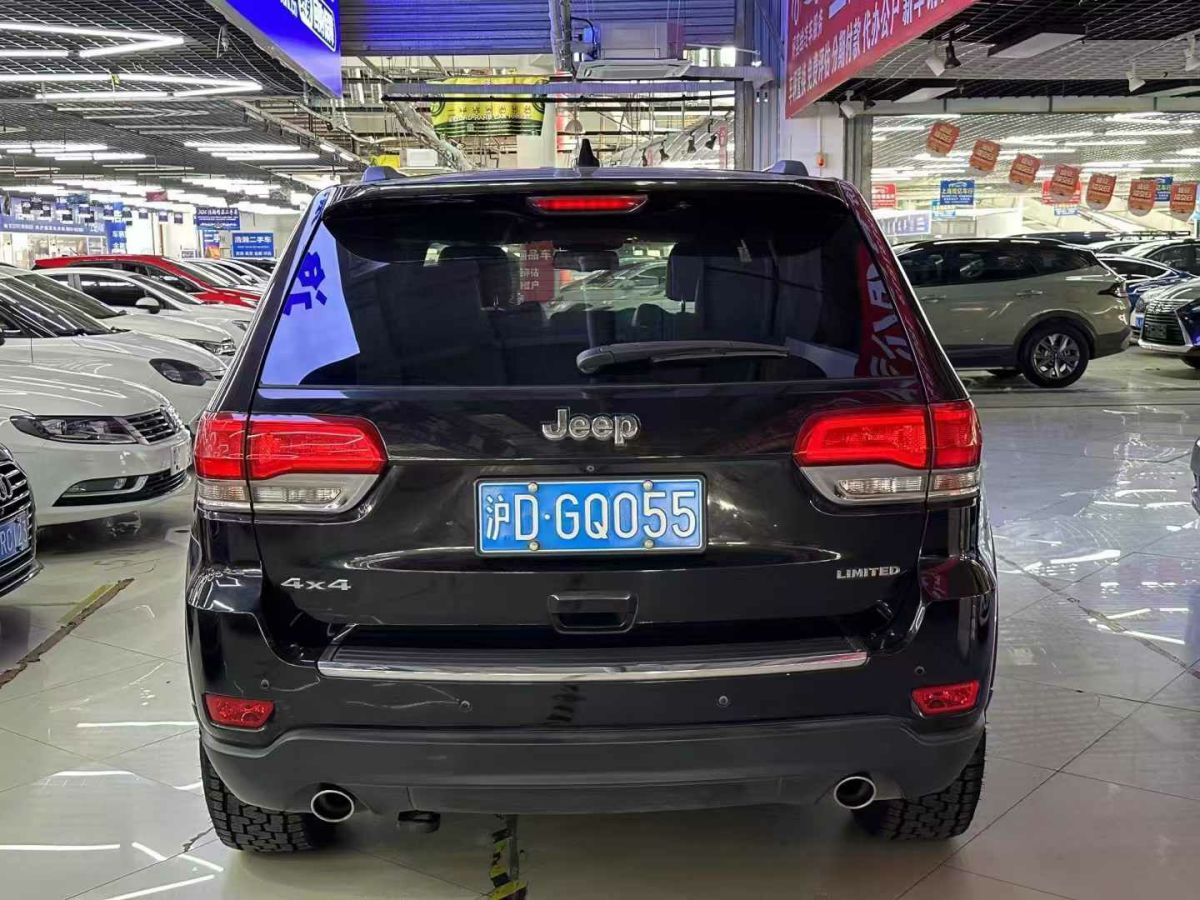 2017年1月Jeep 大切諾基  2017款 3.0L 精英導(dǎo)航版