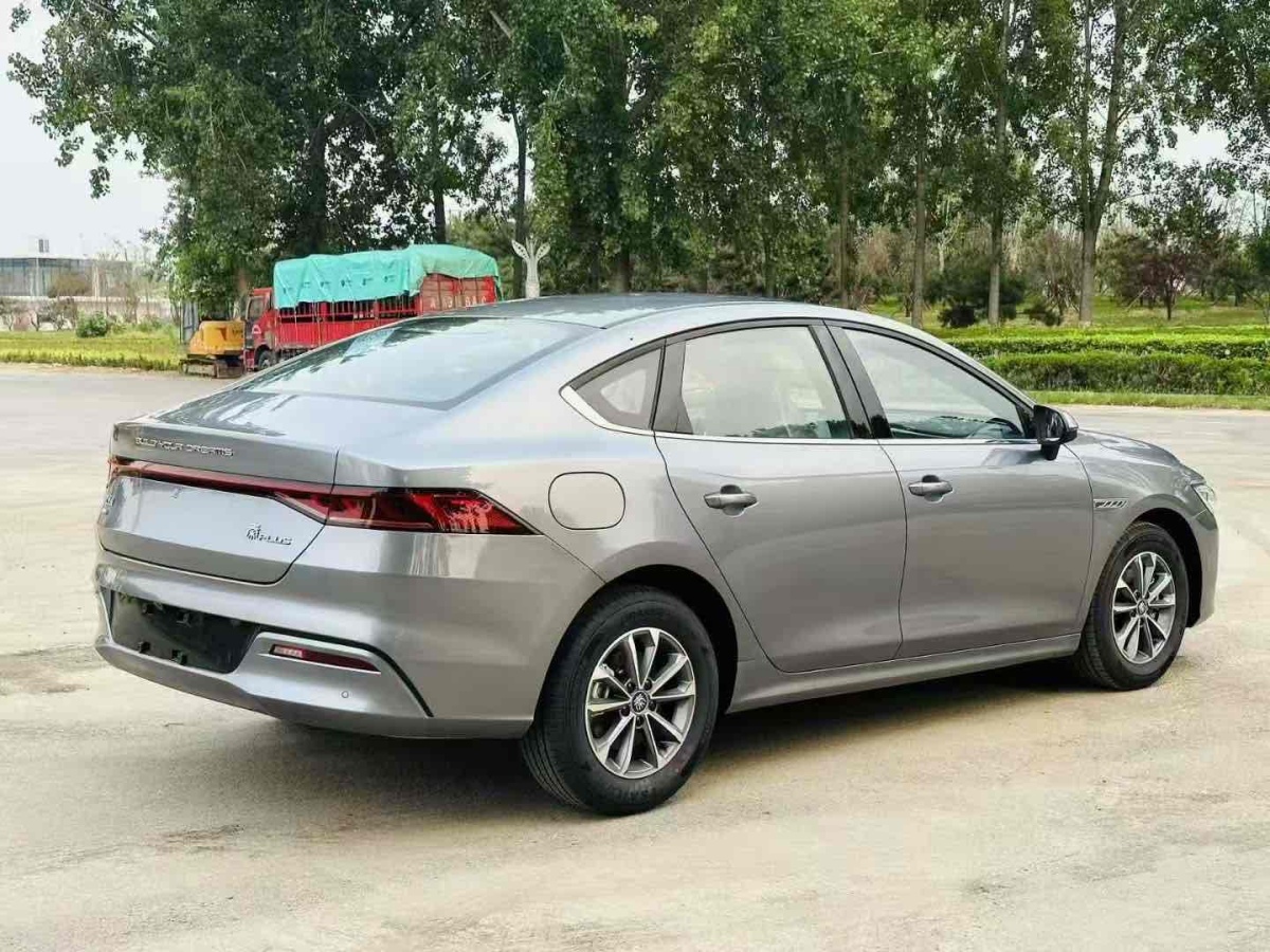比亞迪 秦PLUS  2024款 榮耀版 DM-i 55KM領(lǐng)先型圖片