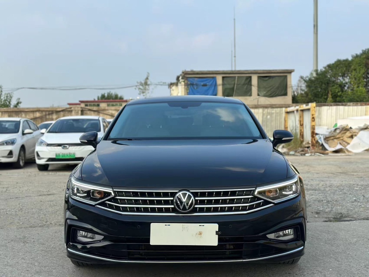 大眾 邁騰  2023款 200萬輛紀(jì)念版 330TSI DSG領(lǐng)先型圖片