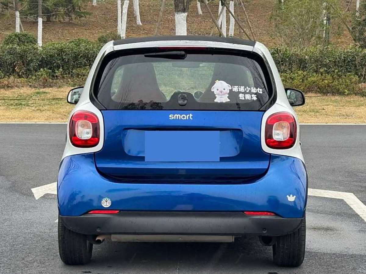 2017年7月smart fortwo  2015款 1.0L 52千瓦硬頂靈動版