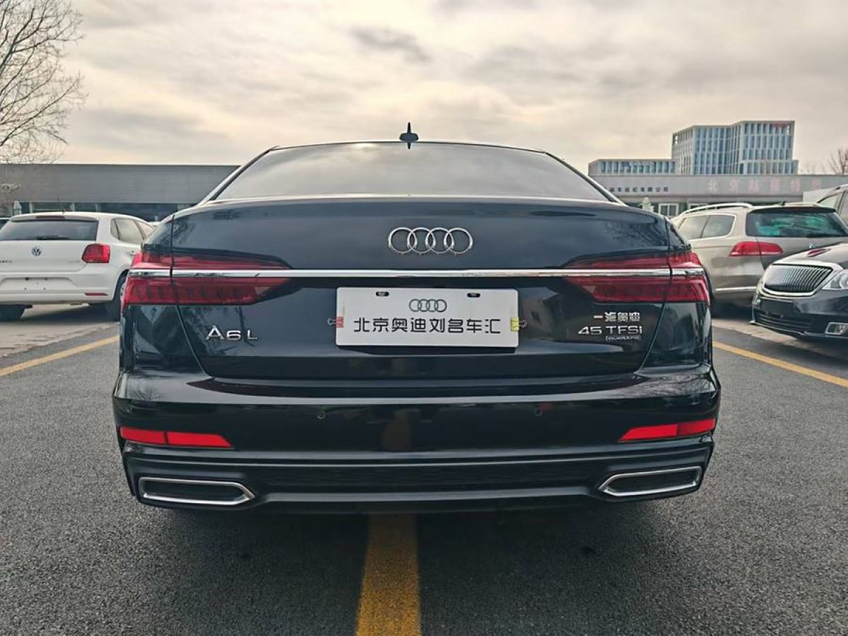 奧迪 奧迪A6L  2022款 45 TFSI quattro 臻選致雅型圖片