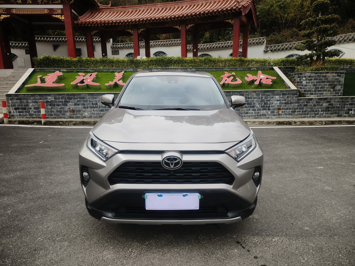 豐田 RAV4  2018款 榮放 2.0L CVT兩驅風尚版圖片