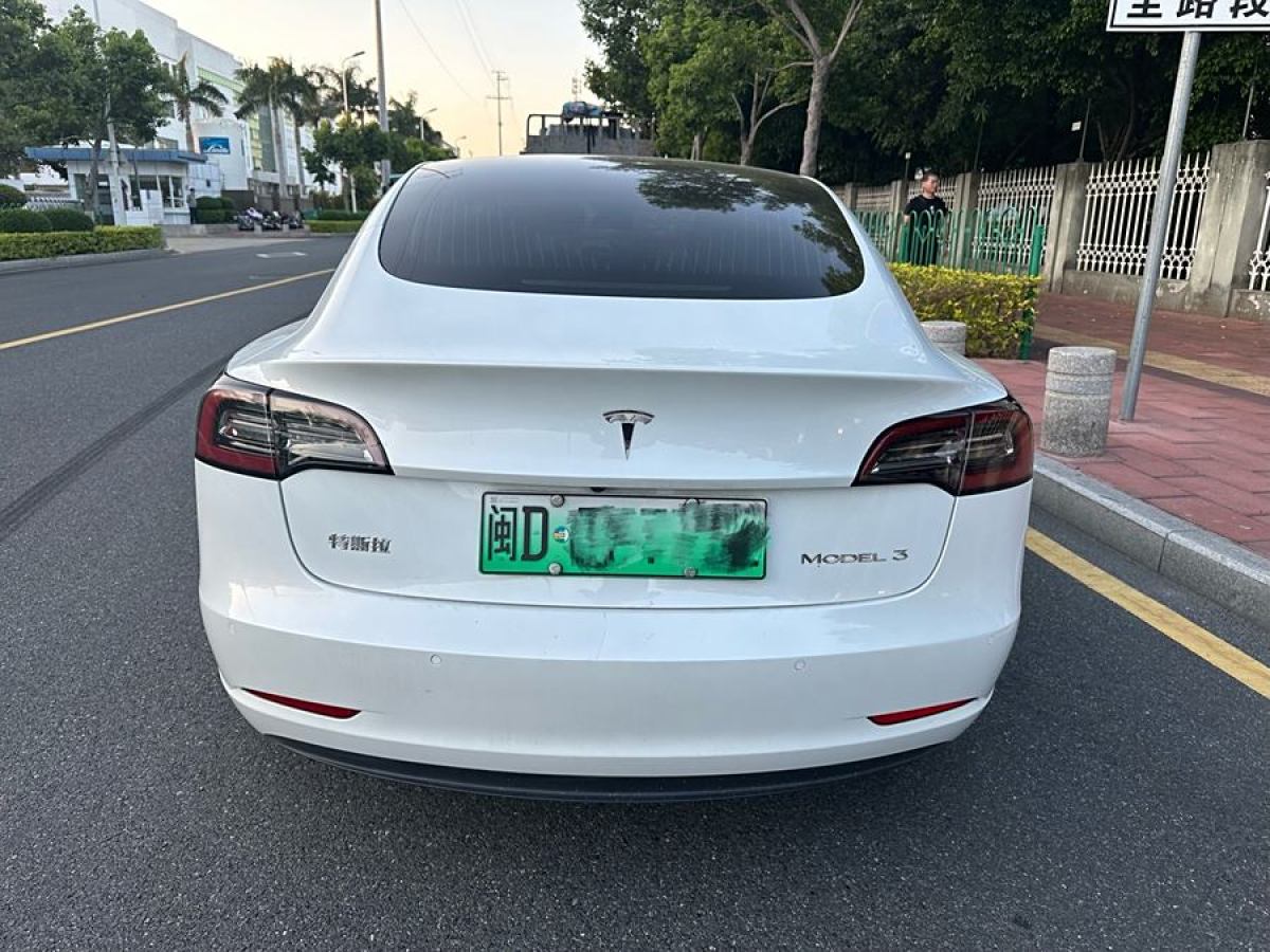 特斯拉 Model Y  2020款 改款 標(biāo)準(zhǔn)續(xù)航后驅(qū)升級(jí)版圖片