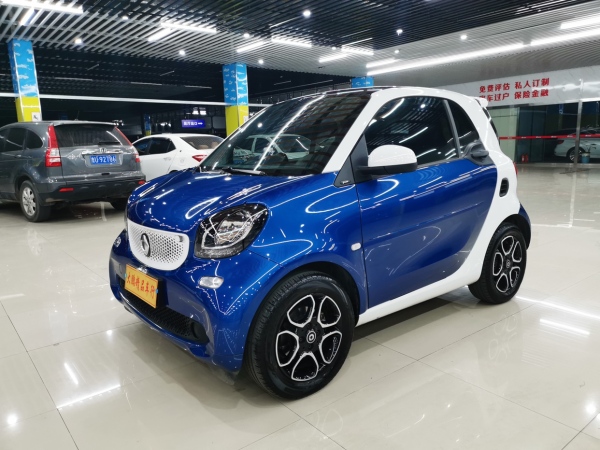 smart fortwo  2018款 0.9T 66千瓦硬顶先锋版