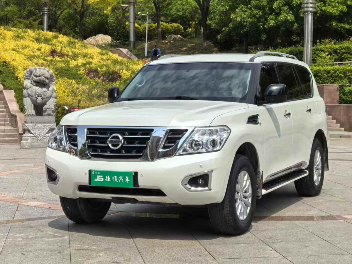 日產(chǎn) 途樂(lè)  2017款 5.6L 標(biāo)準(zhǔn)型圖片