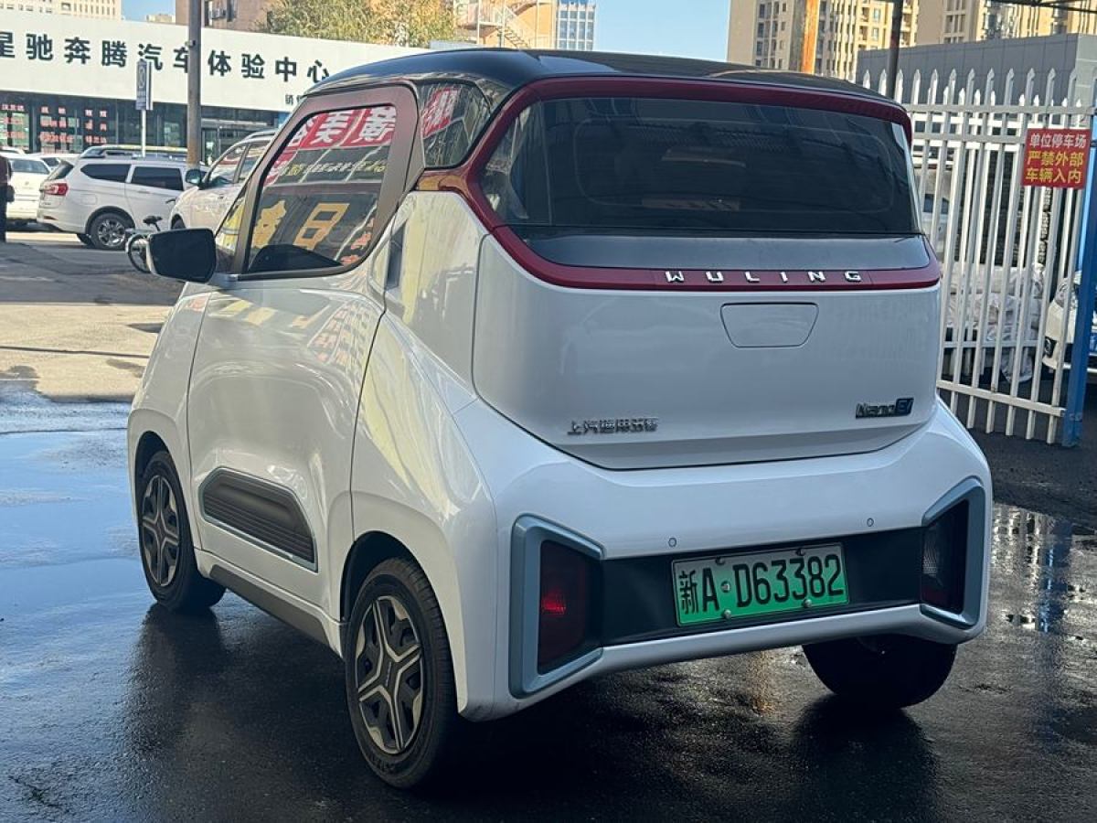 五菱 五菱NanoEV  2022款 樂(lè)享款圖片