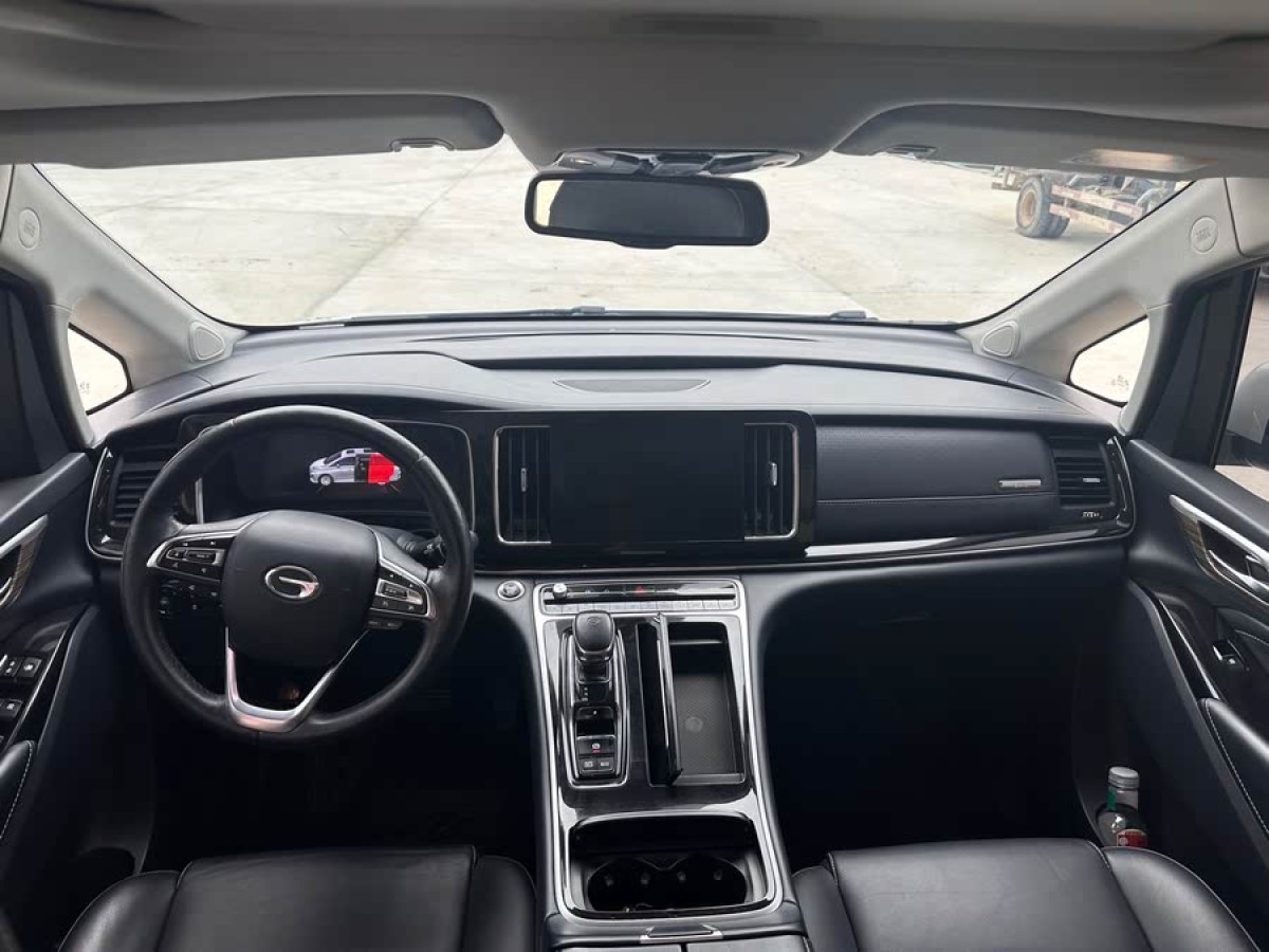 廣汽傳祺 M8  2021款 領(lǐng)秀系列 390T 尊貴版圖片