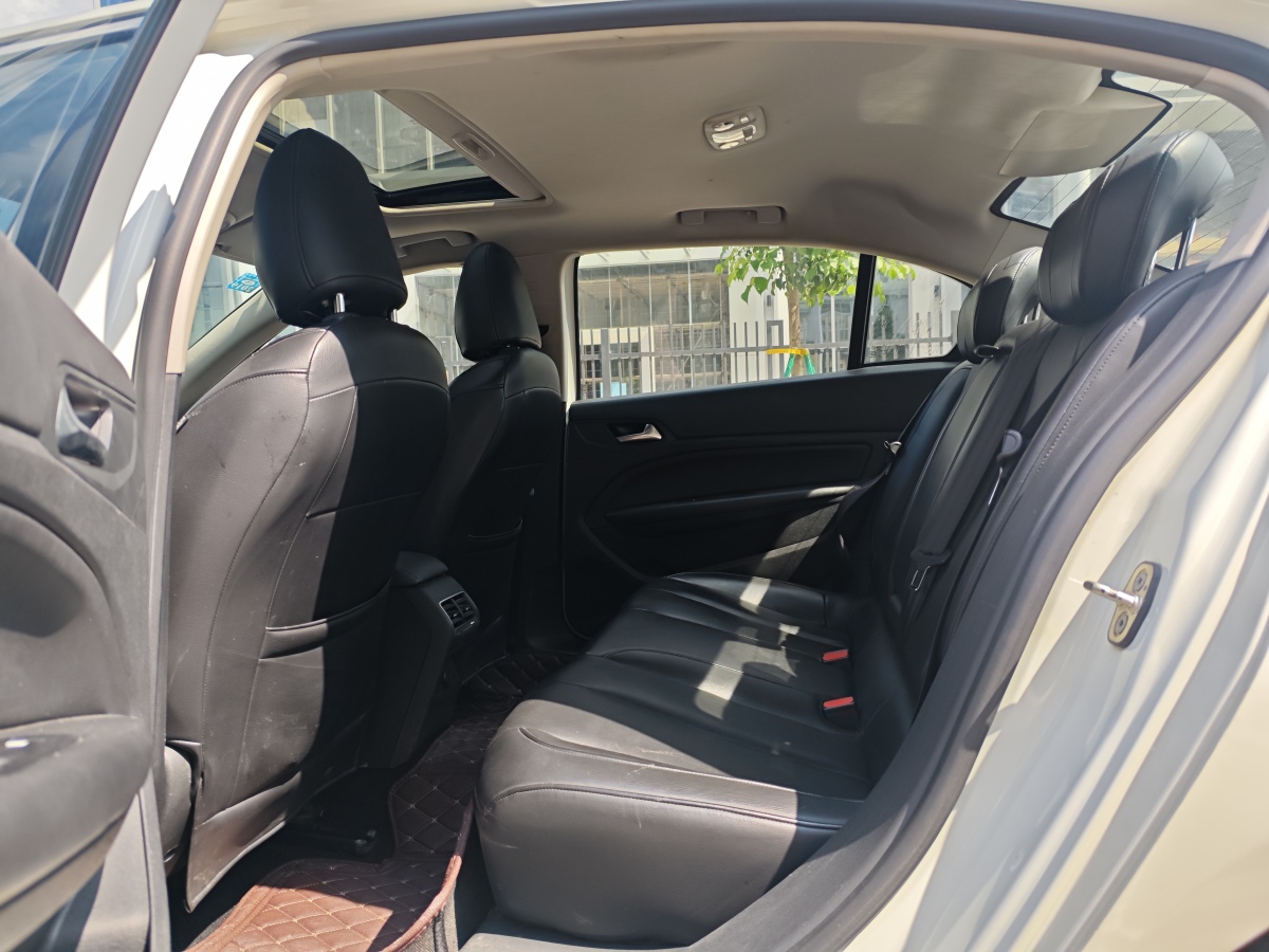 標致 408  2015款 1.2T 自動豪華版圖片