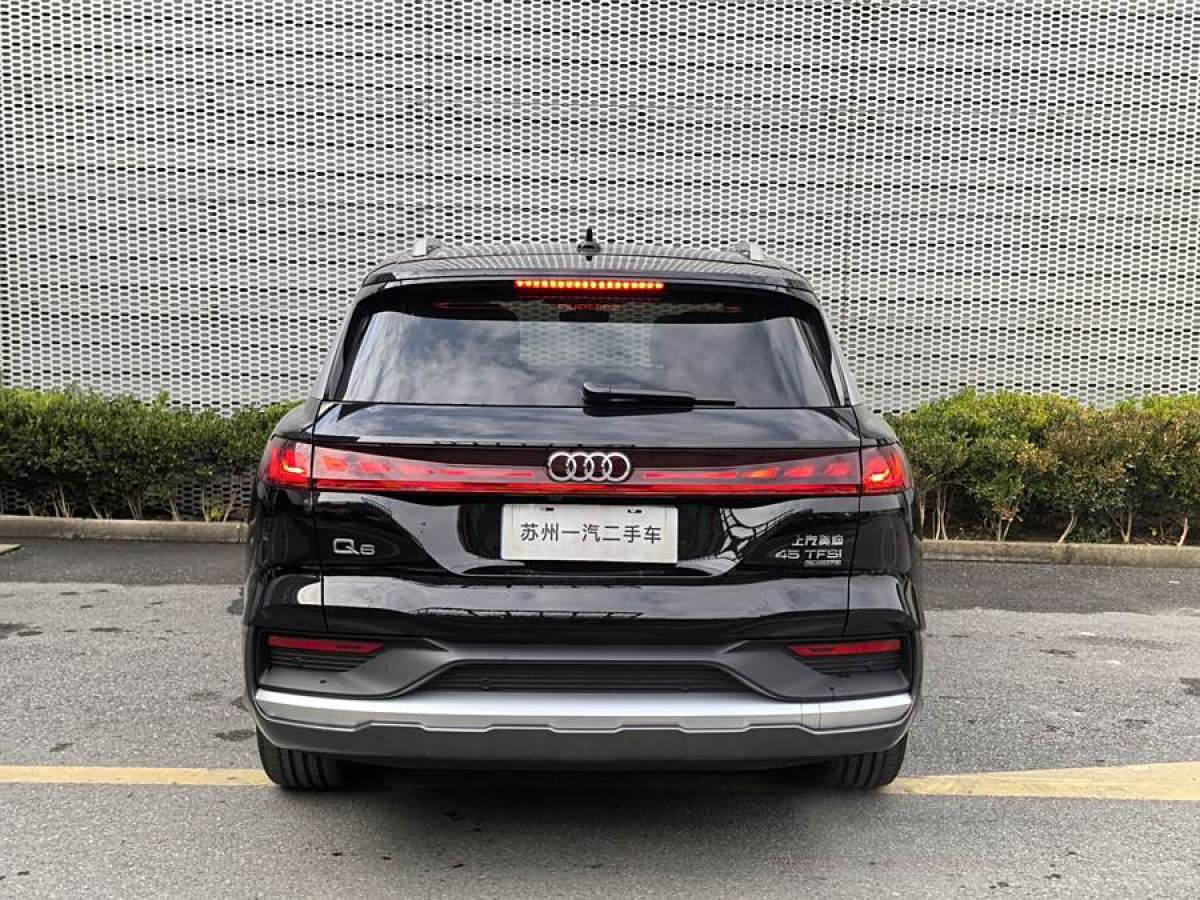 奧迪 奧迪Q6  2024款 45 TFSI quattro 齊云型 羽林套裝 6座圖片