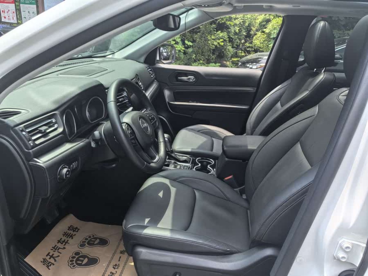 Jeep 指揮官  2018款 2.0T 兩驅(qū)進(jìn)享版 國(guó)VI圖片