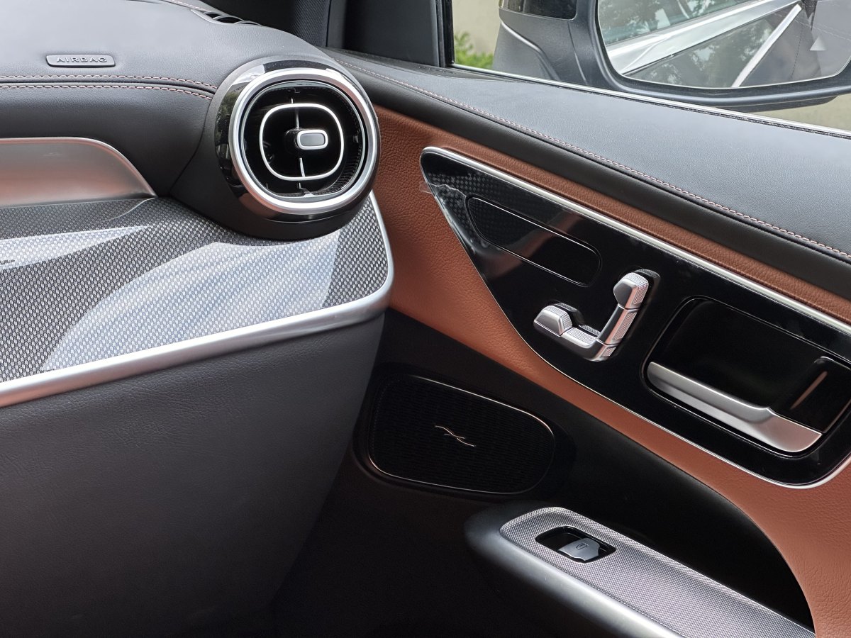 2023年5月奔馳 奔馳GLC  2024款 GLC 260 L 4MATIC 動感型 7座